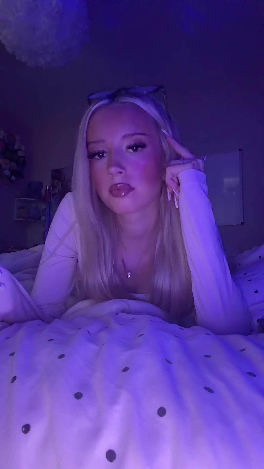 @Becca Louise 🐻ྀི