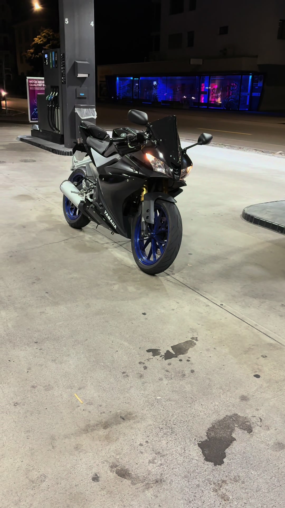 @568
