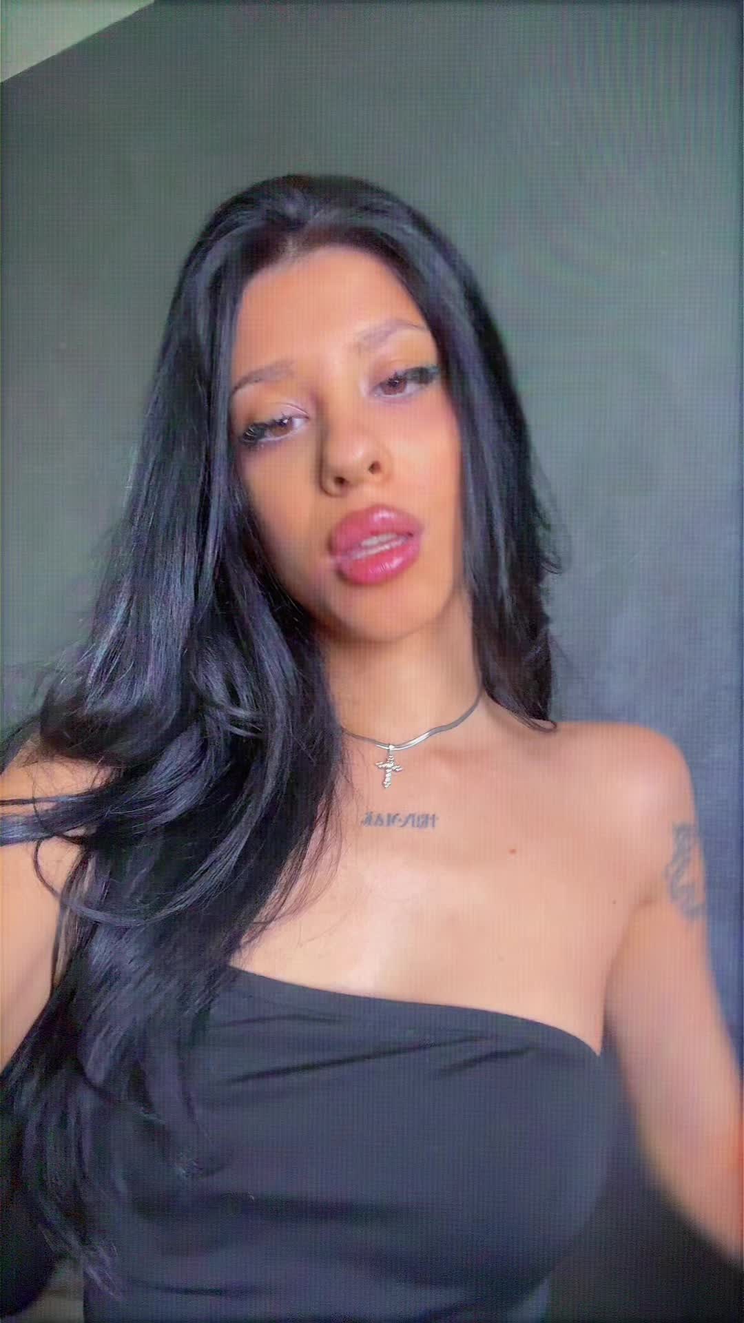 @dxdelia