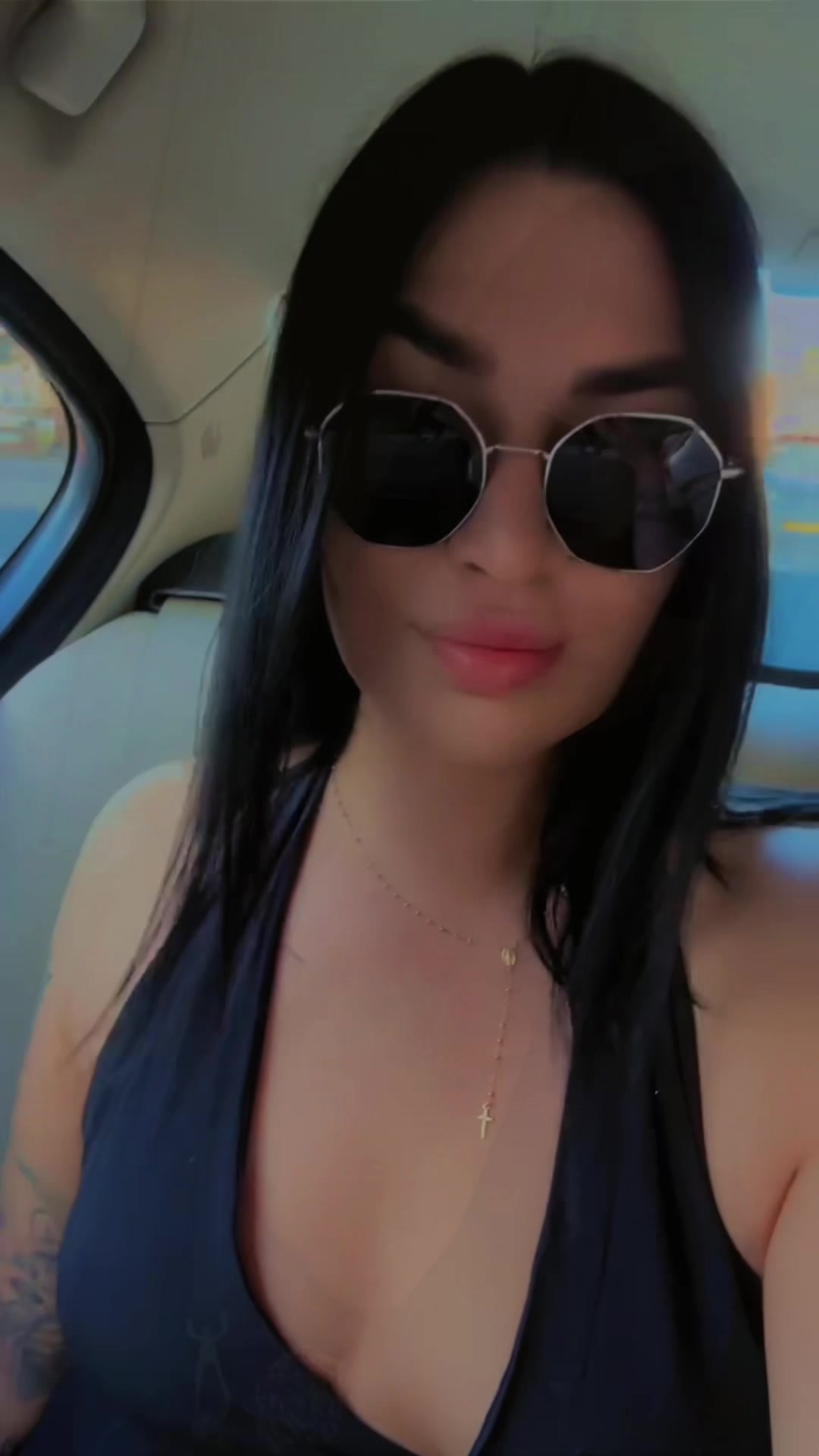 @Adriana Laura727