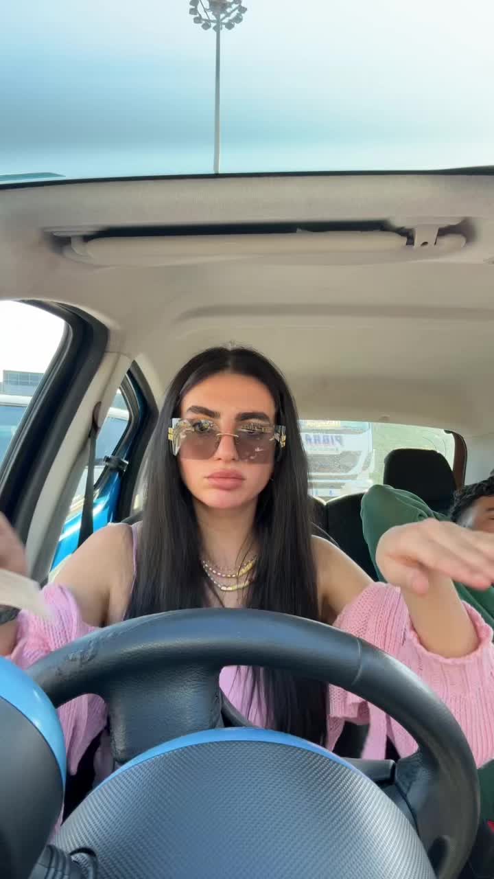 @Zozoliina