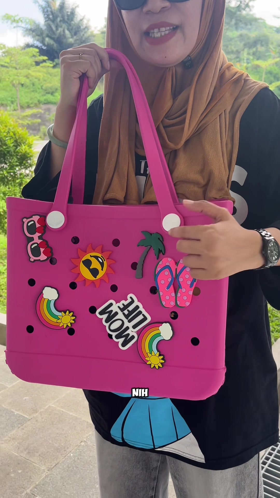 @LELI si paling TAS dan SANDAL