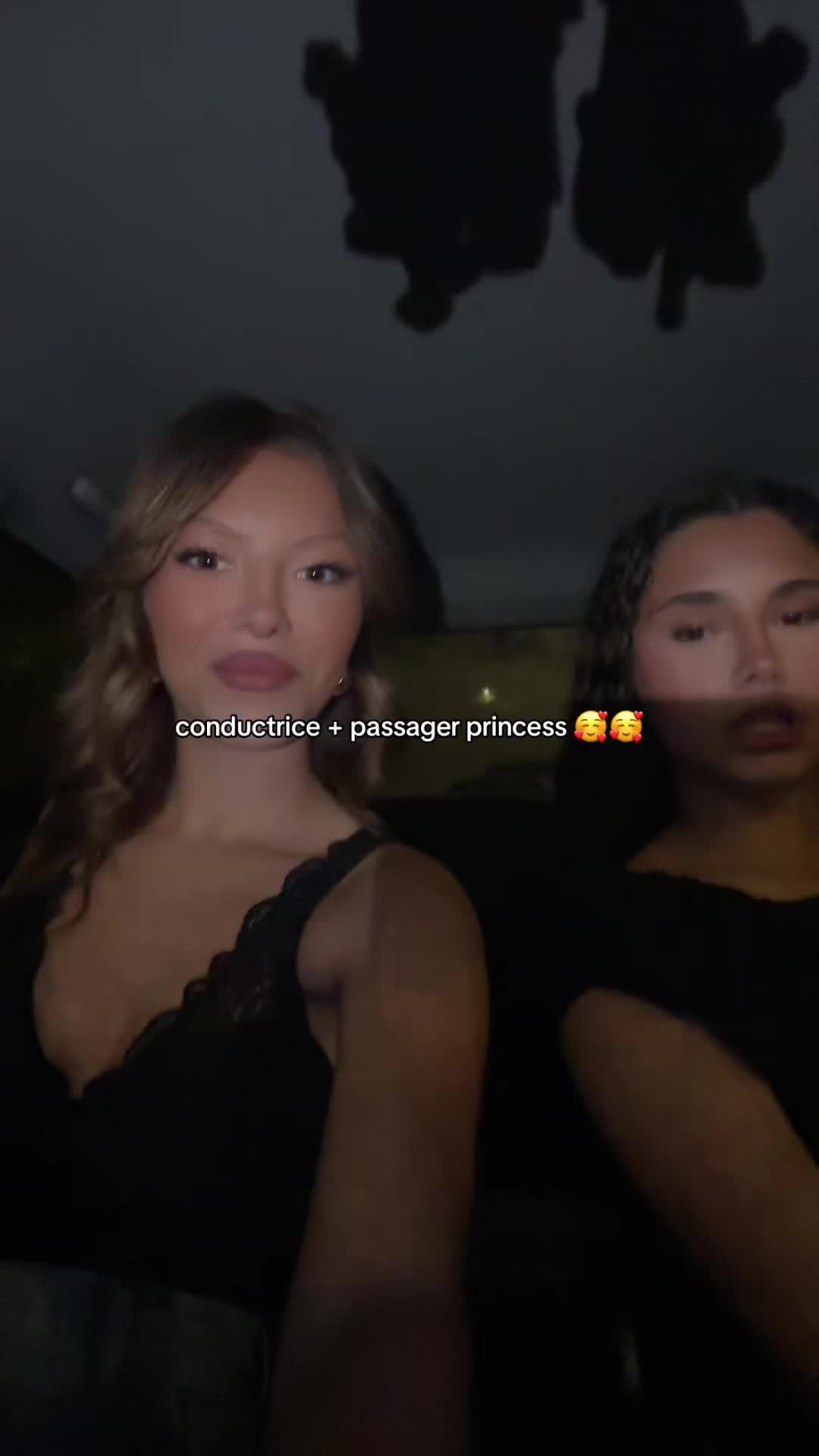 @L A U R U U X ๐