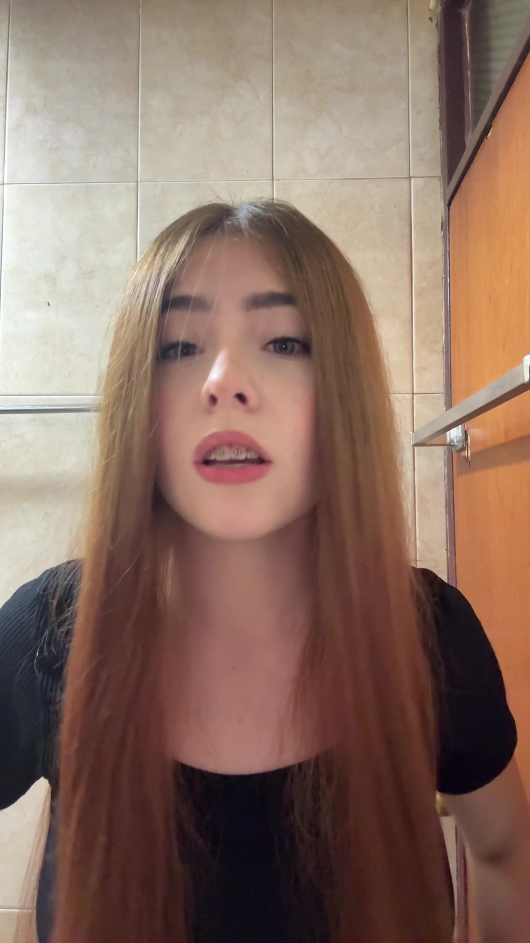 @シ