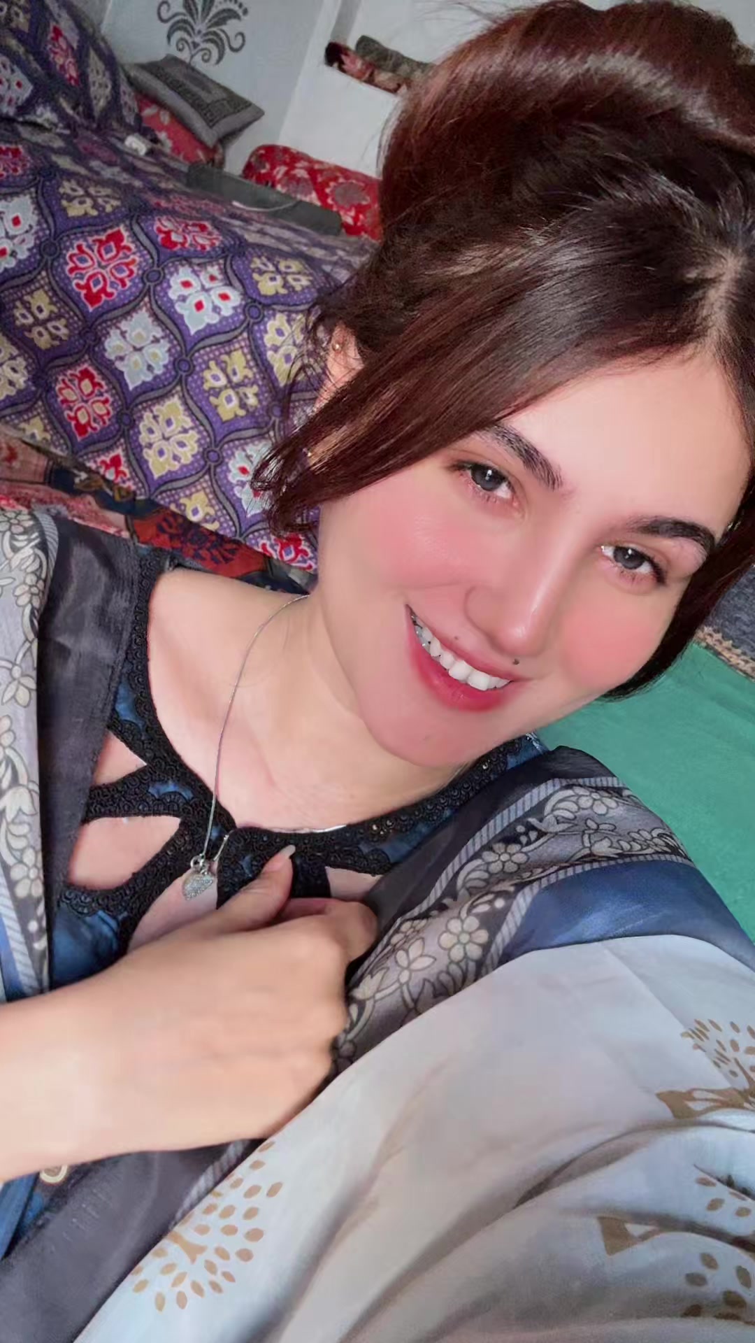@Isha Hashmi.🥀👑