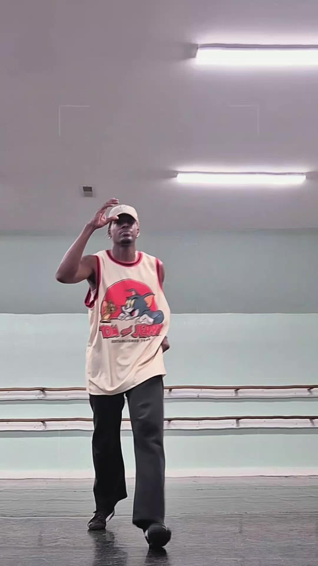 @Dancemachine