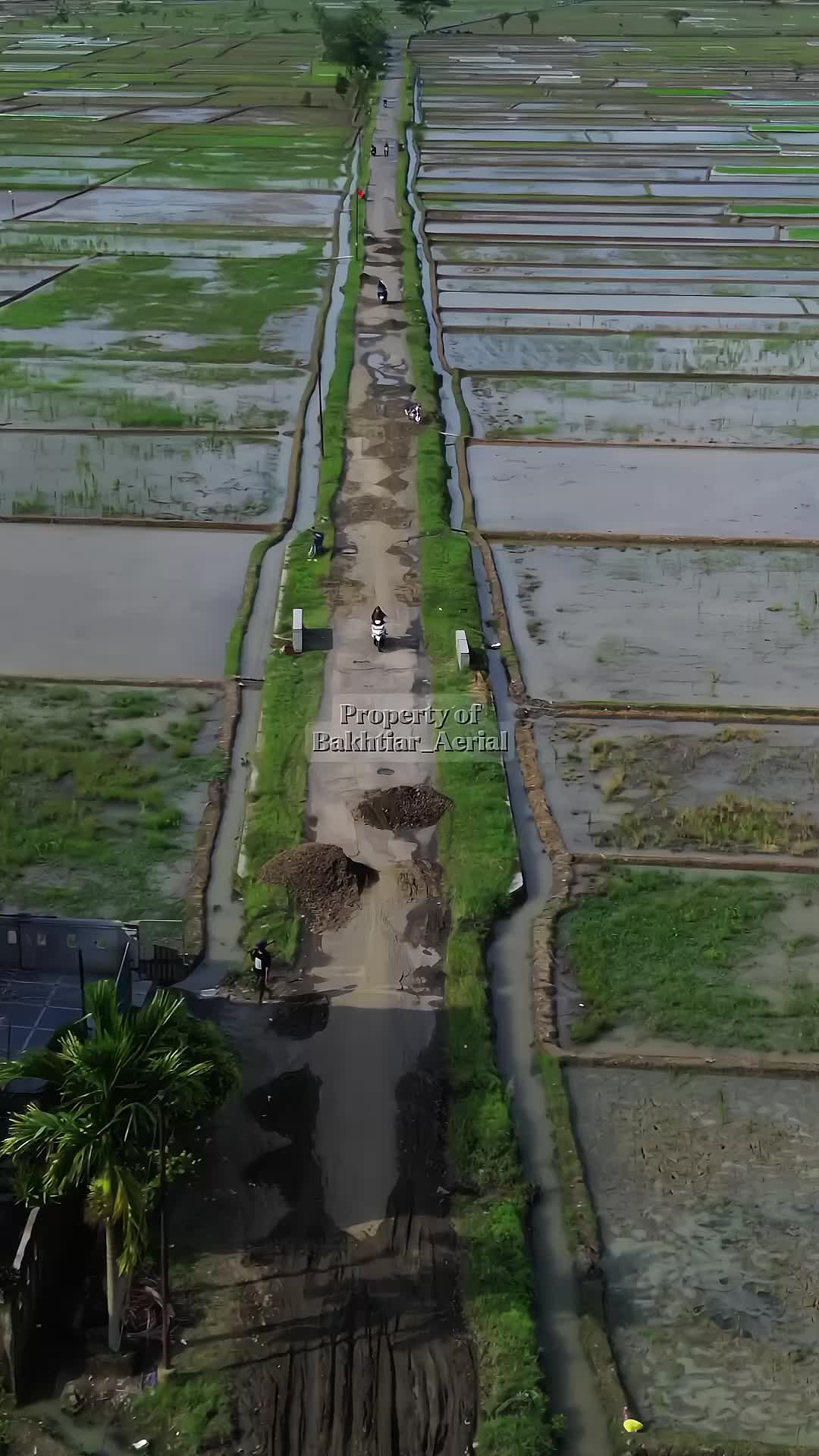 @Bakhtiar_Aerial/Warung_MbaTari