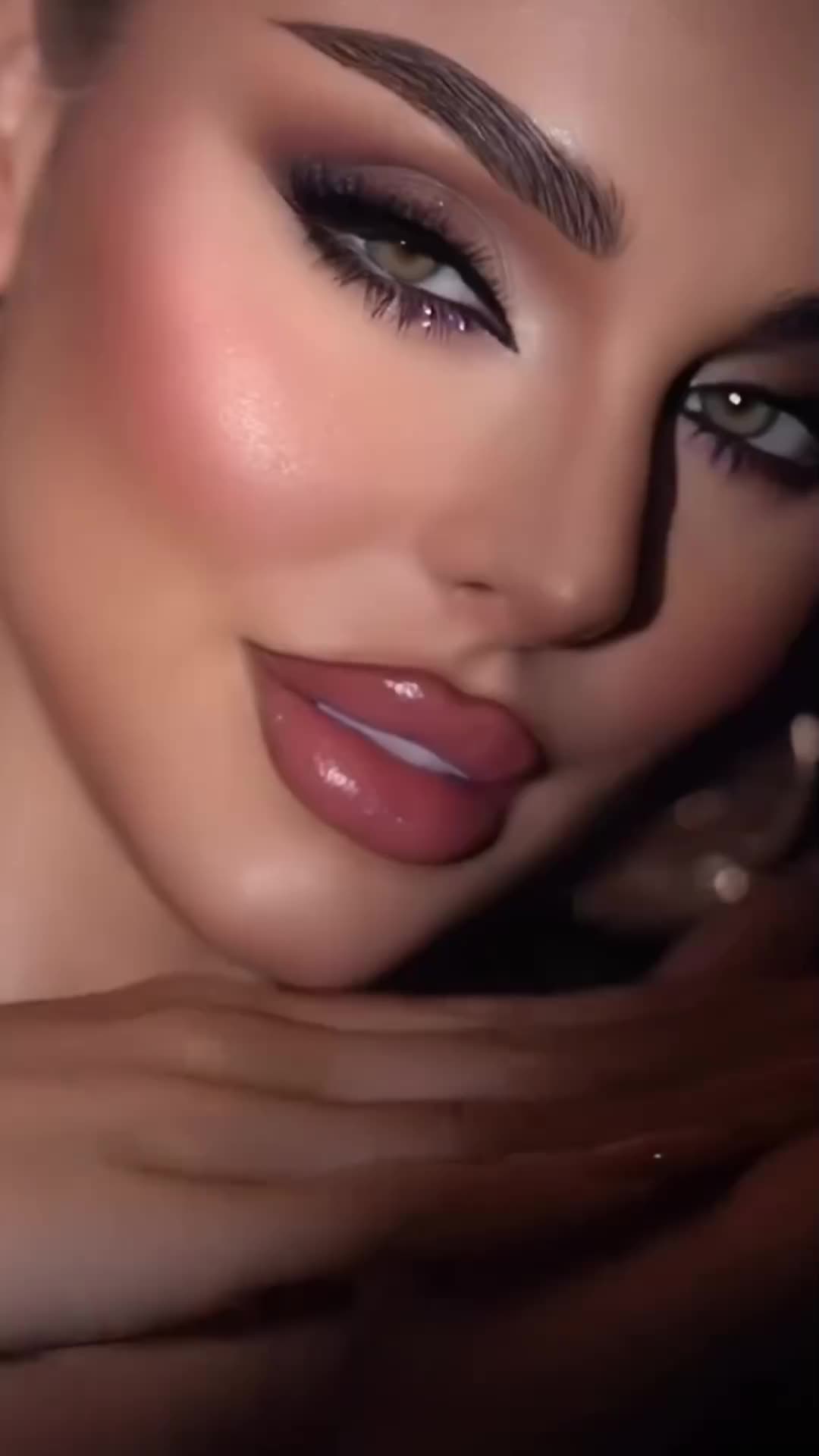 @&Aacute;fricamakeup_essence