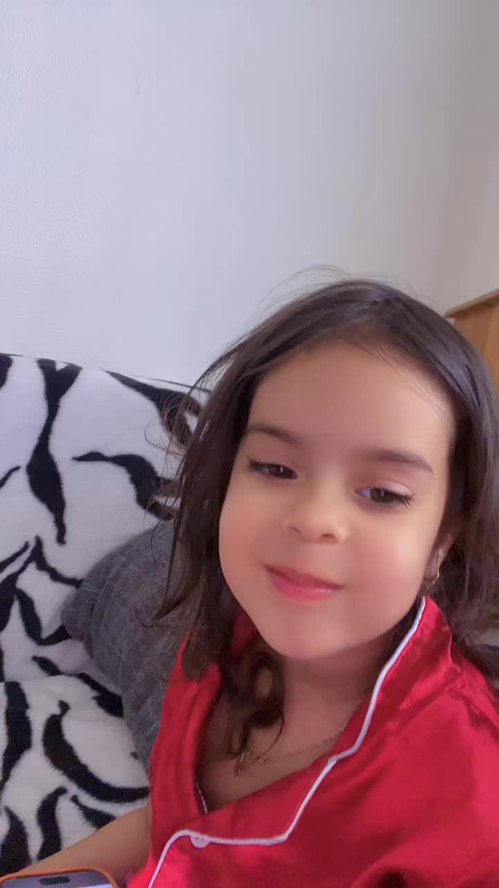 @Saradaniela