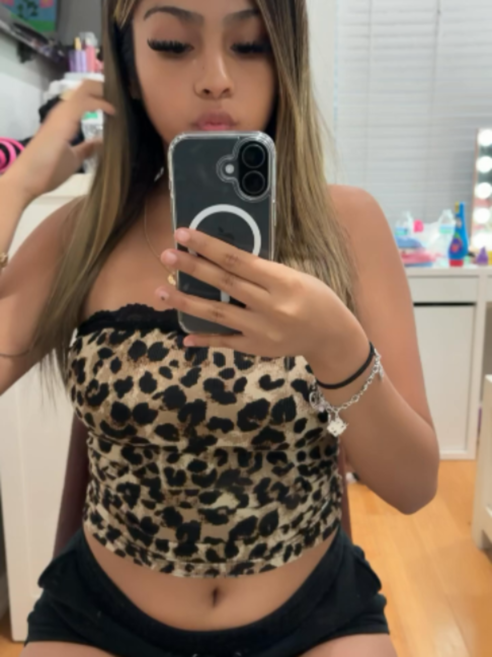 @️