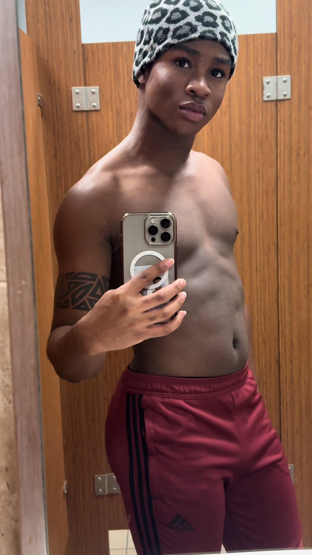 @RULONIAA