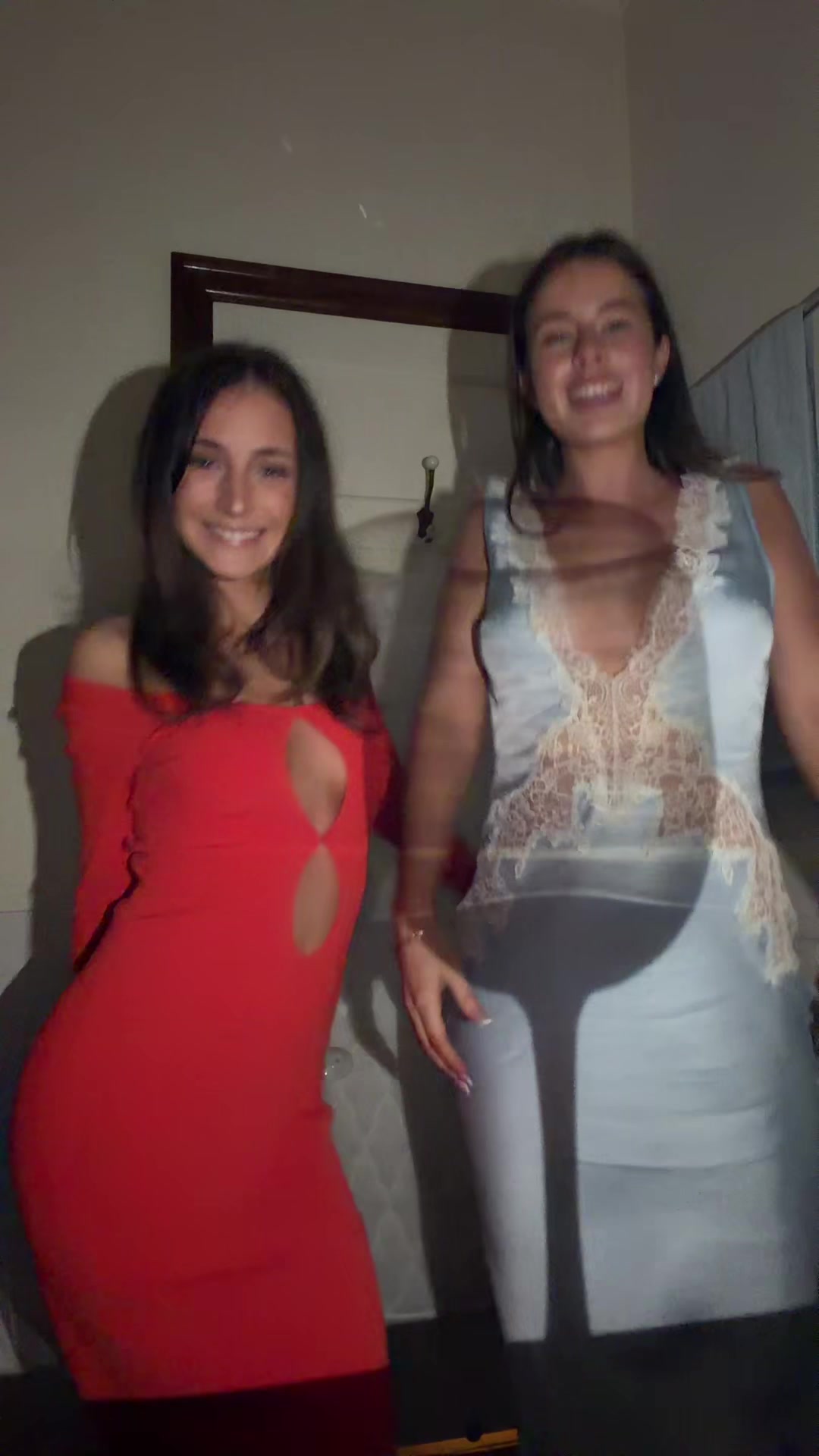 @Bella