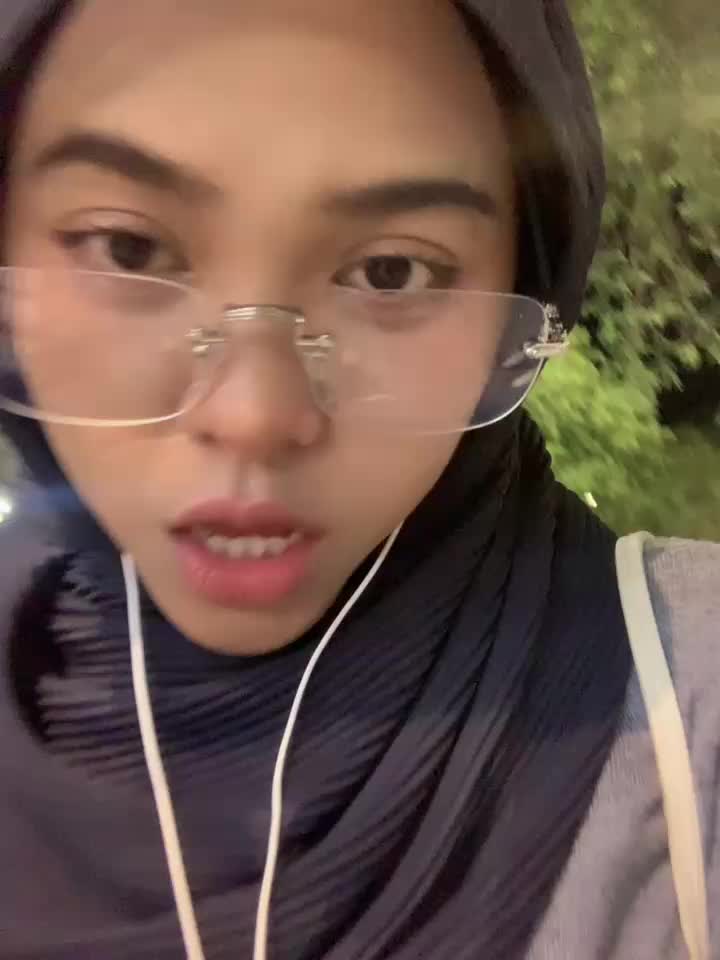 @vaniaaa