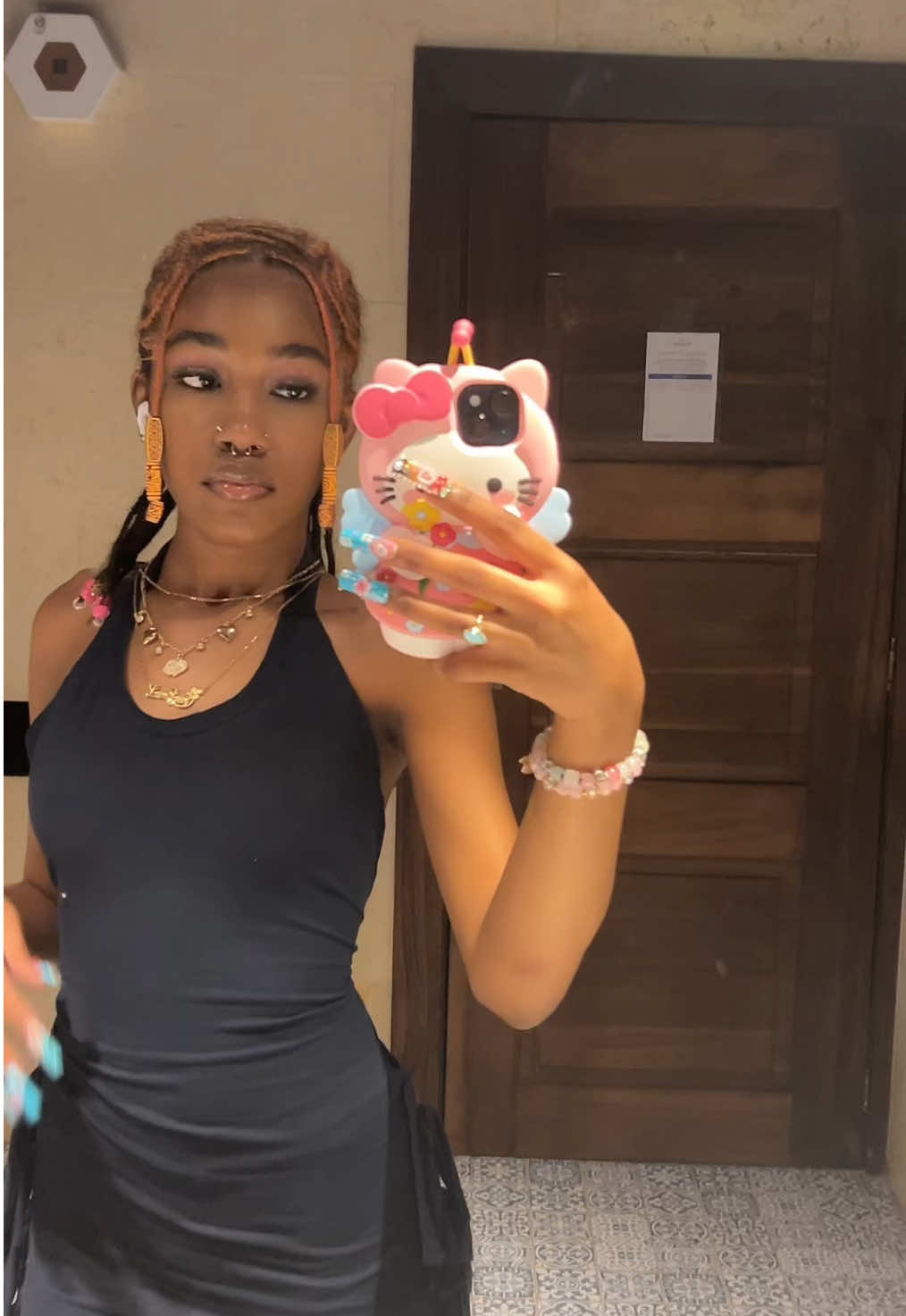 @SUCH GYAL ★👅