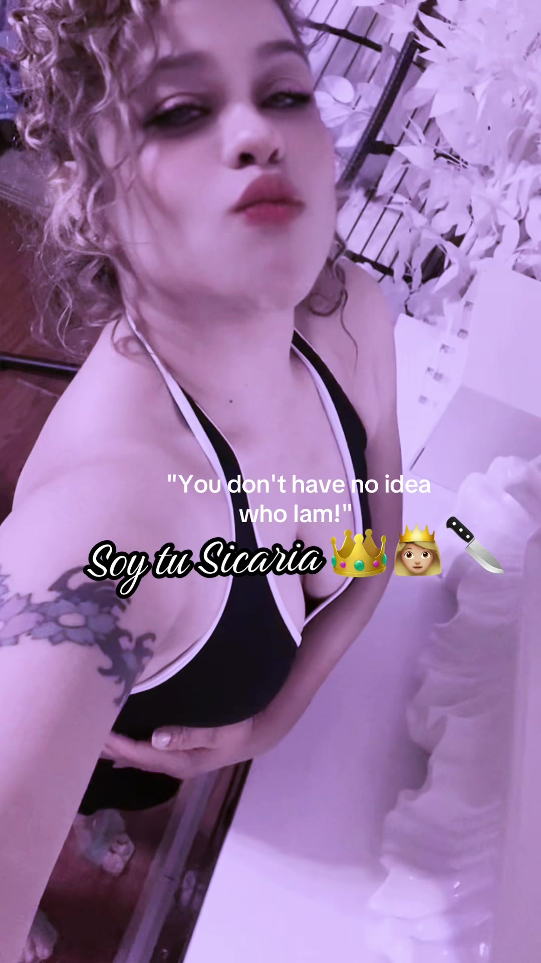 @QUEEN👑