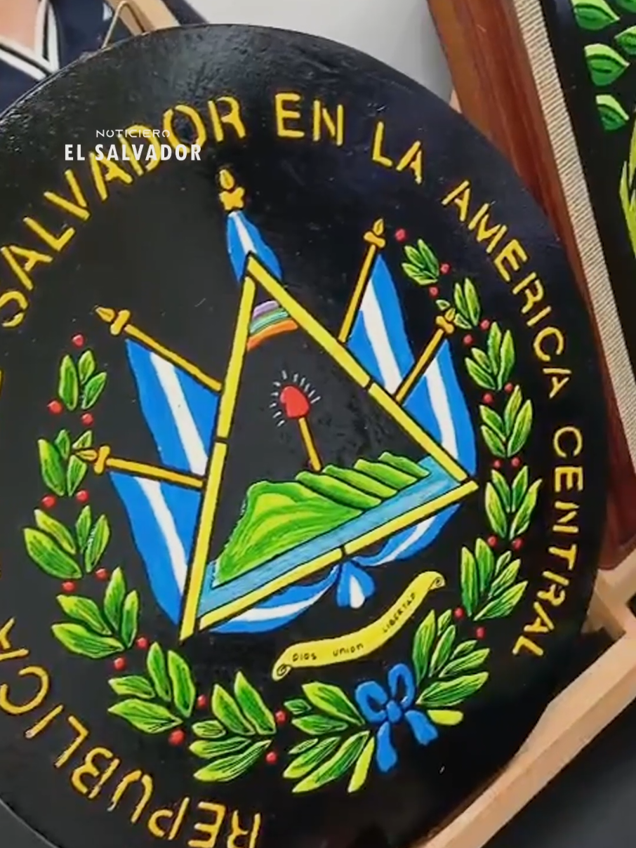 @Noticiero El Salvador