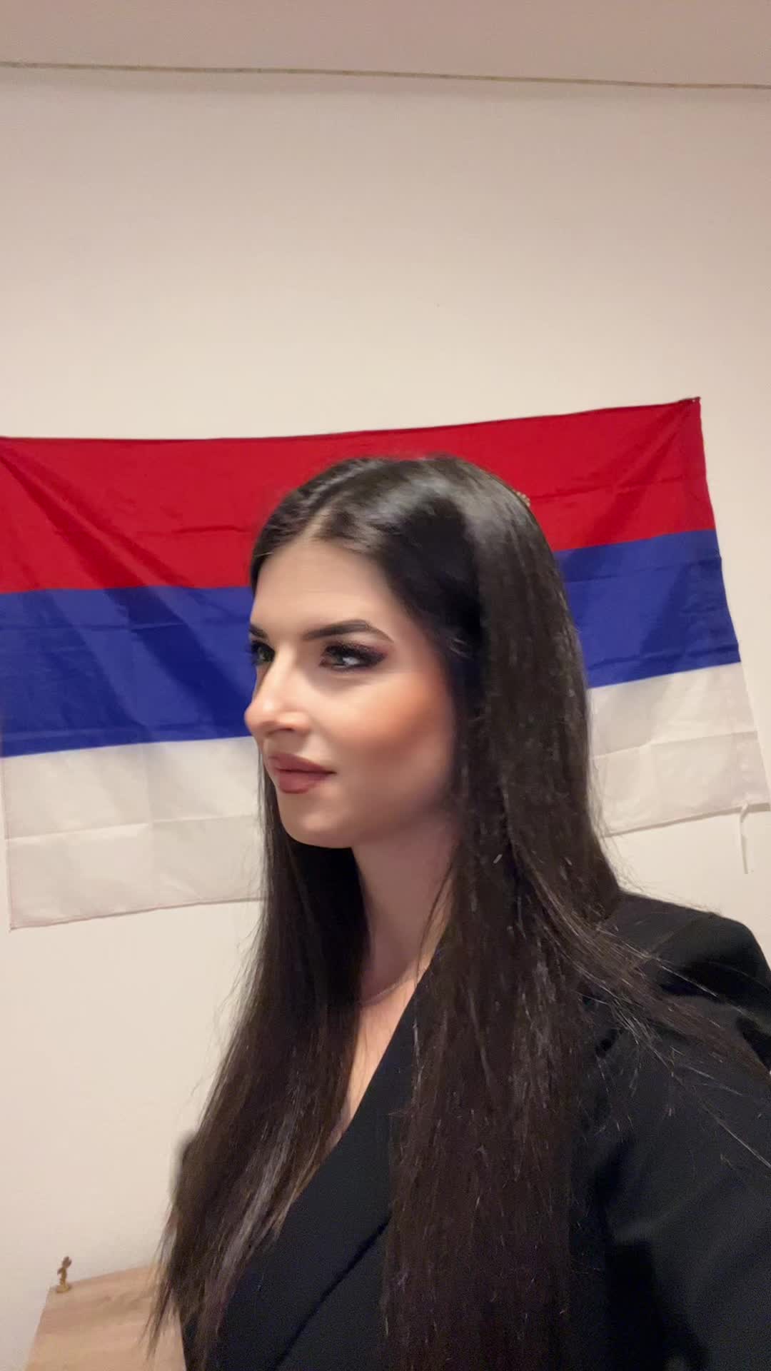 @anavic1000