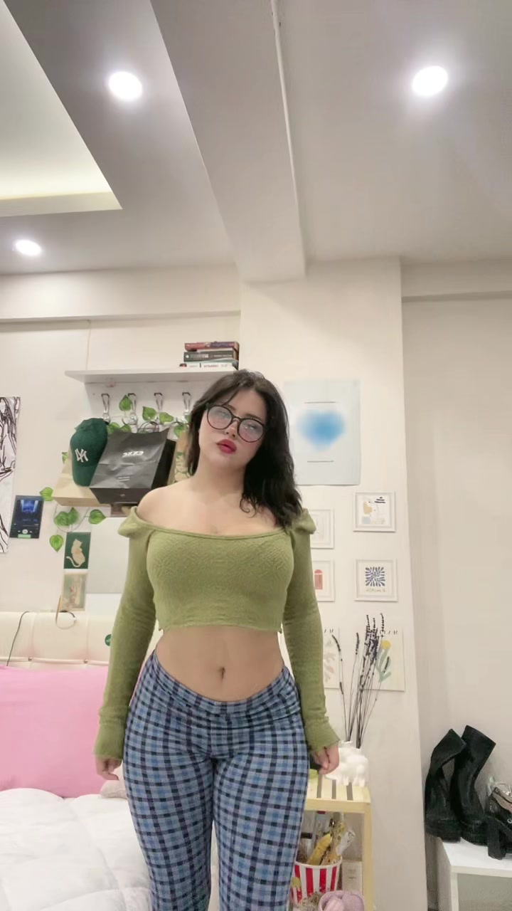 @melekwhhoo