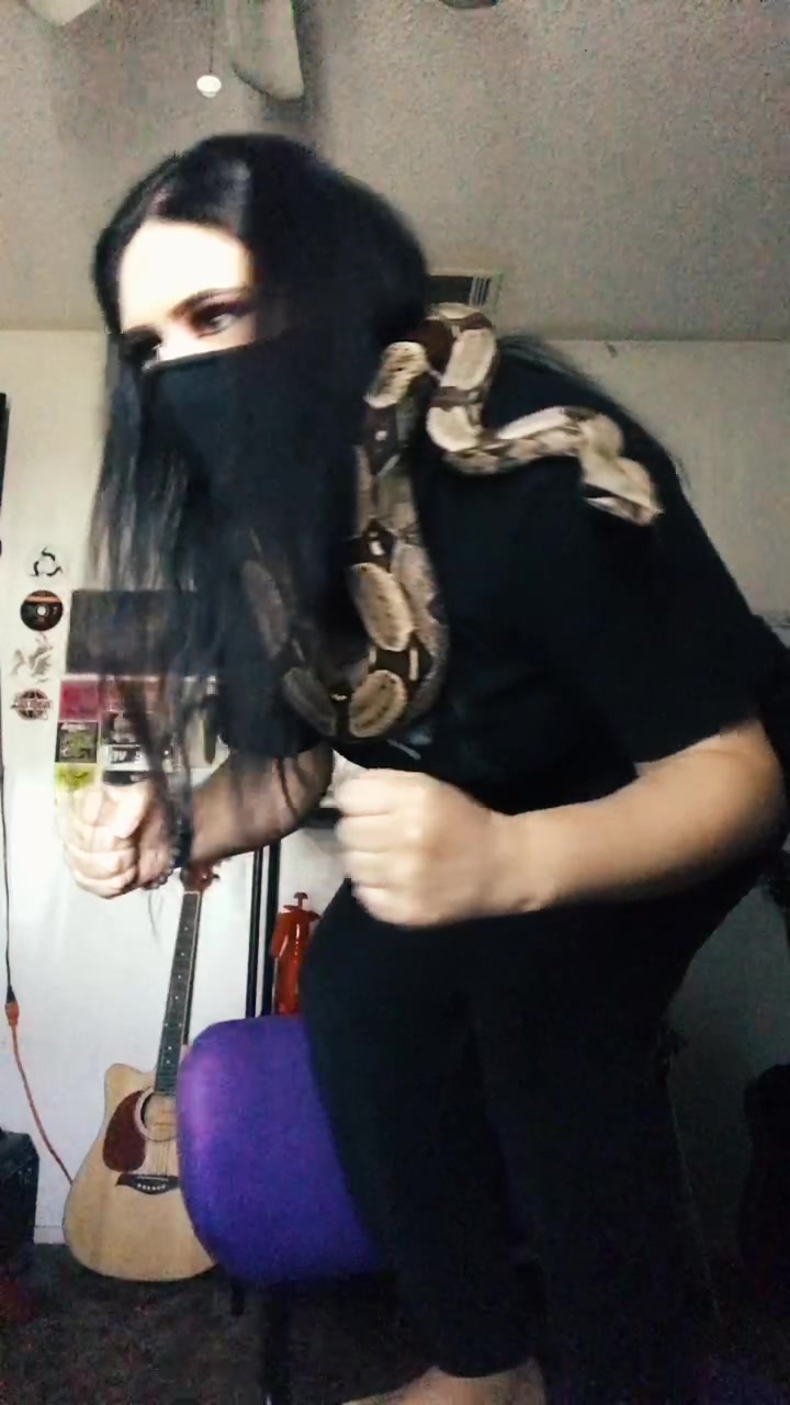 @_your_favorite_loser