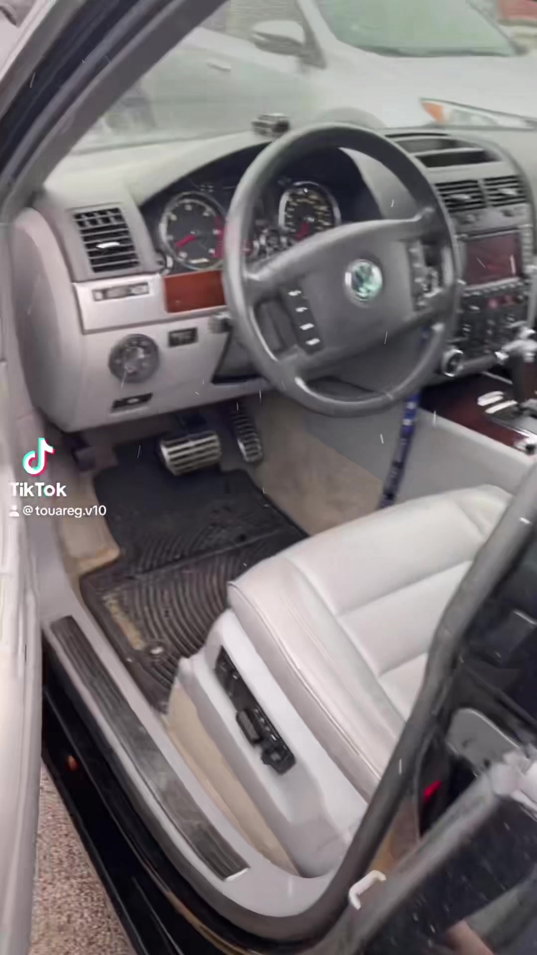 @Touareg V10