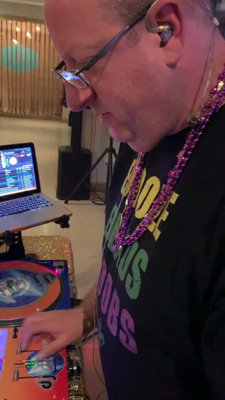 @Dj Bruce Silver
