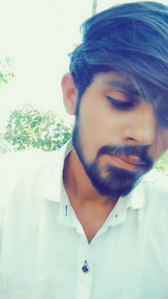 @J &Lambda; Y E⚡H