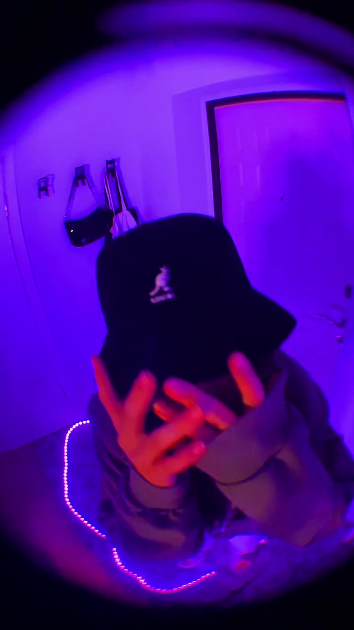 @𝕶𝖗𝖎𝖘 𝖁𝖆𝖓𝖉𝖊𝖗