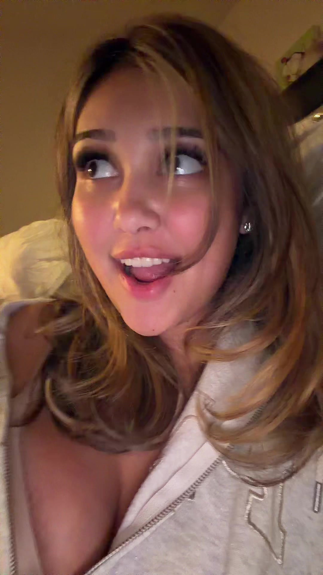 @Jessica Kinley • Follows You