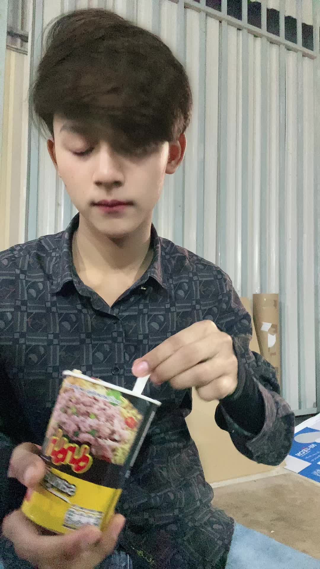 @ប៊ុន៚ឡាត់៚