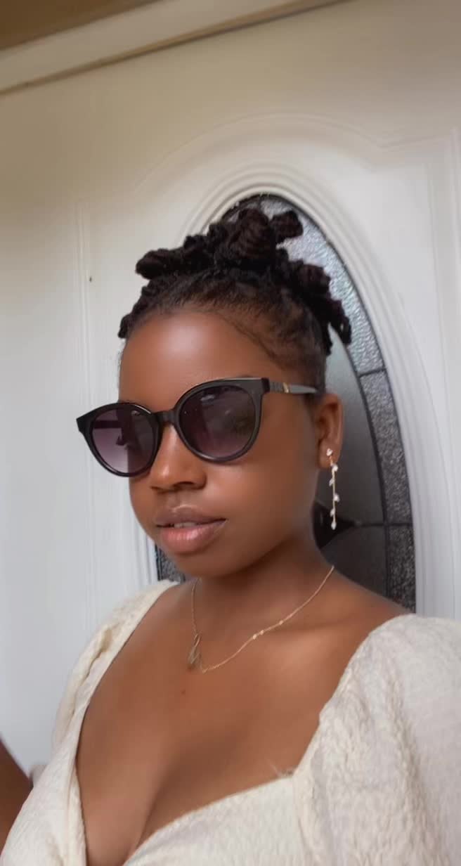 @courtney