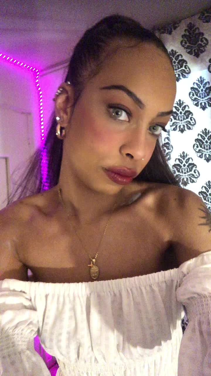 @Amina_Folie