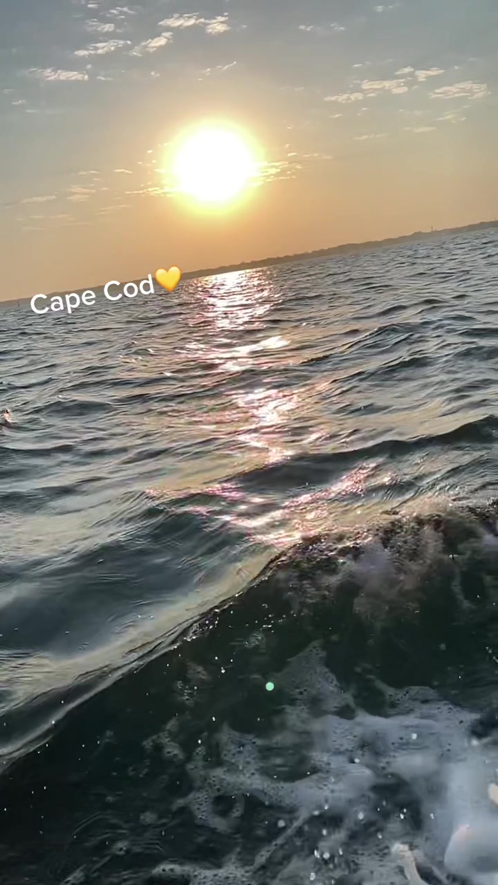 @Courtneey_22