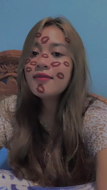 @Gemoy menggigit 🤫