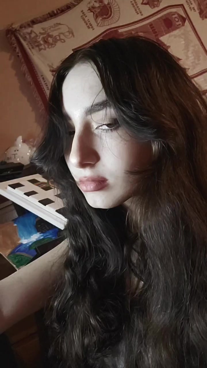 @Tia_Lena