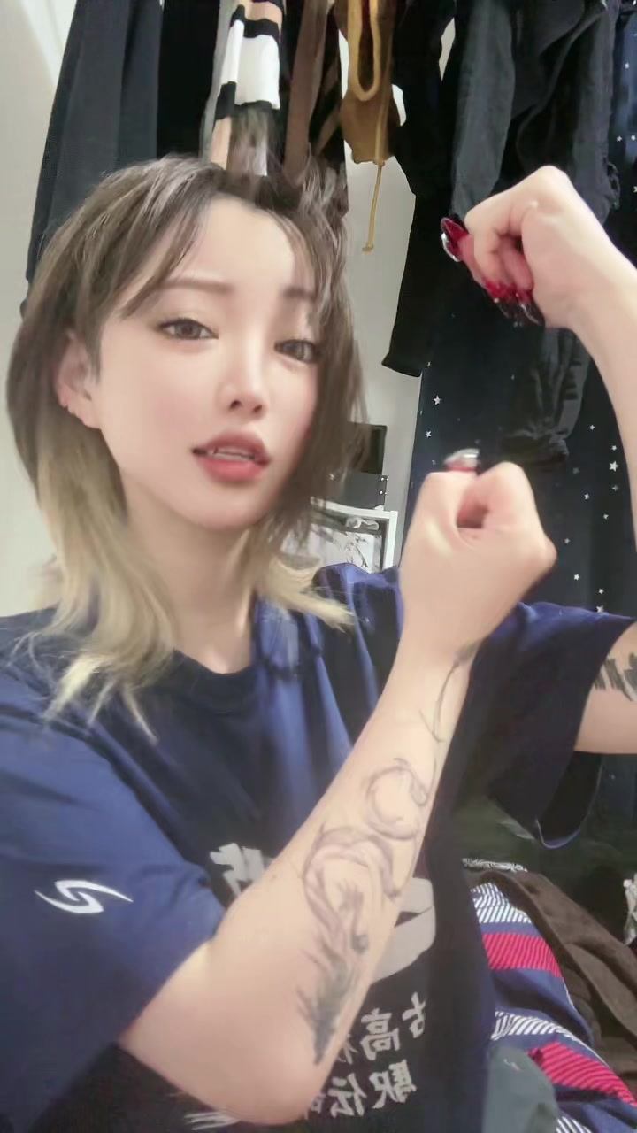 @🌗🐺🌓 狼谷里月