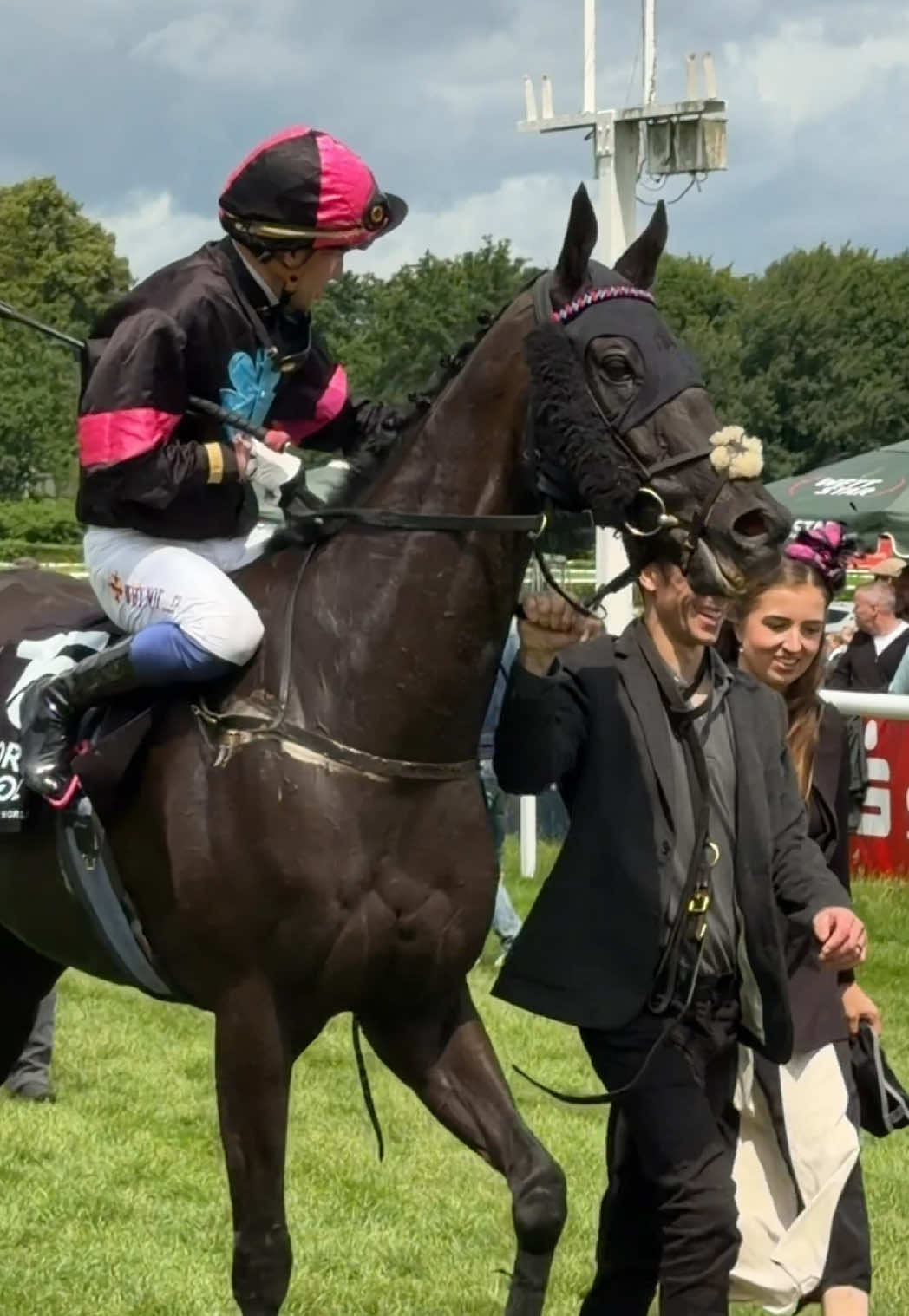 @Laura | German Horseracing