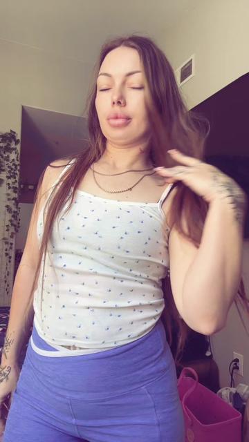 @PrettyBratty