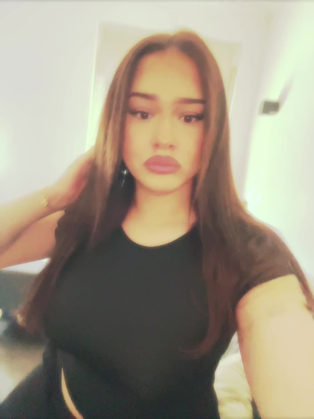 @⠀⠀⠀⠀⠀⠀⠀luana