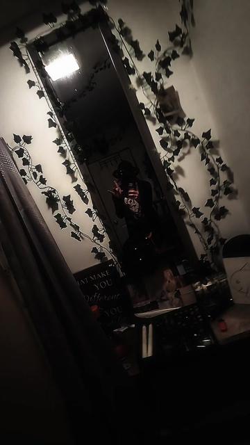 @☆ E҉C҉H҉O҉ ⛧ 🇨🇦