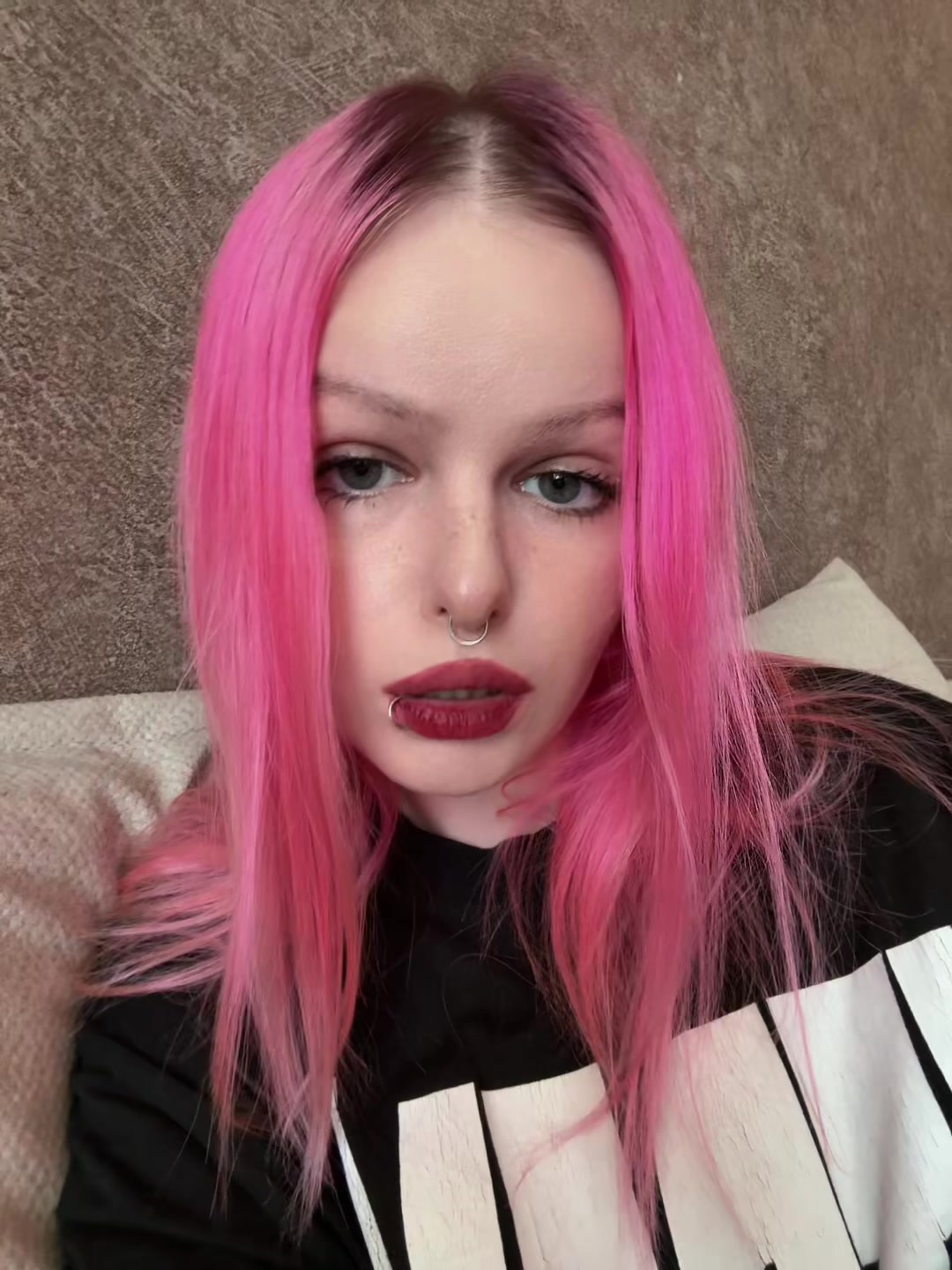 @whoisronnimr