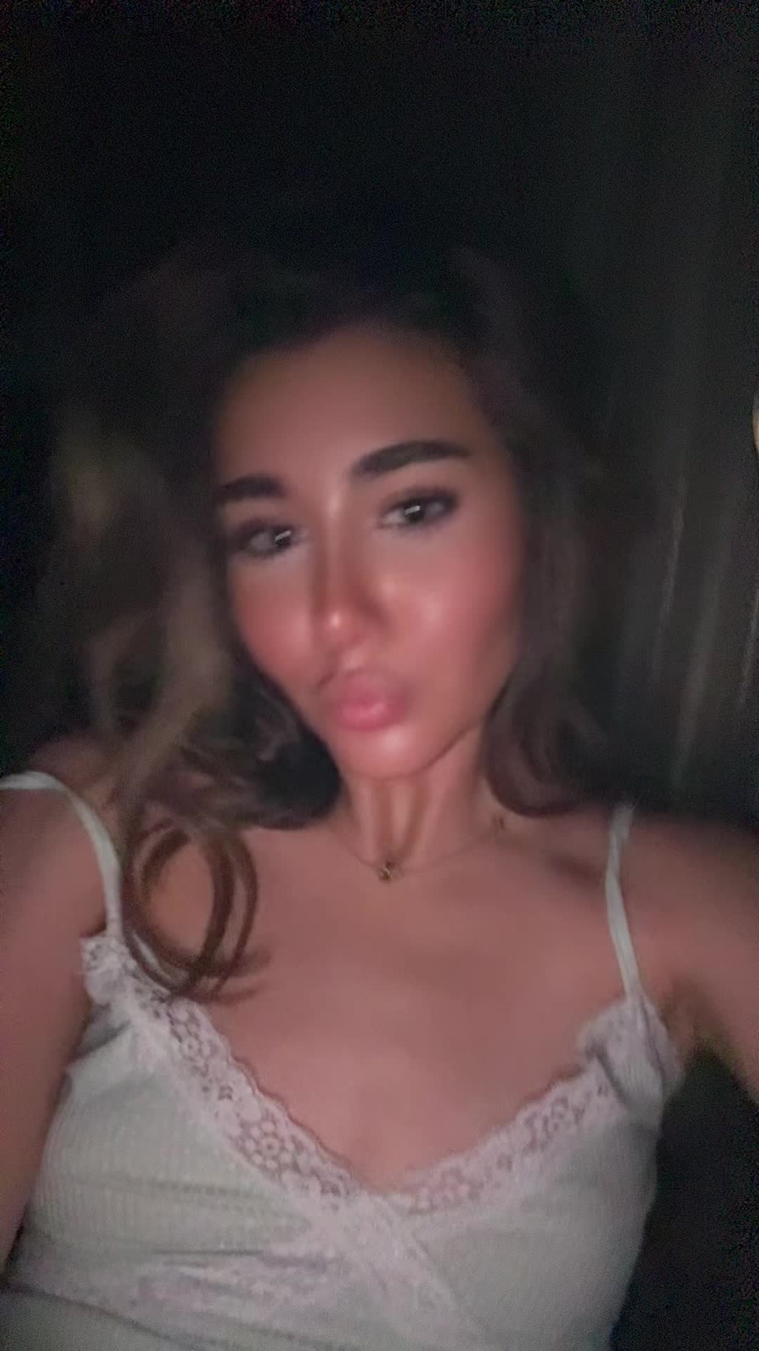 @shainashafiie