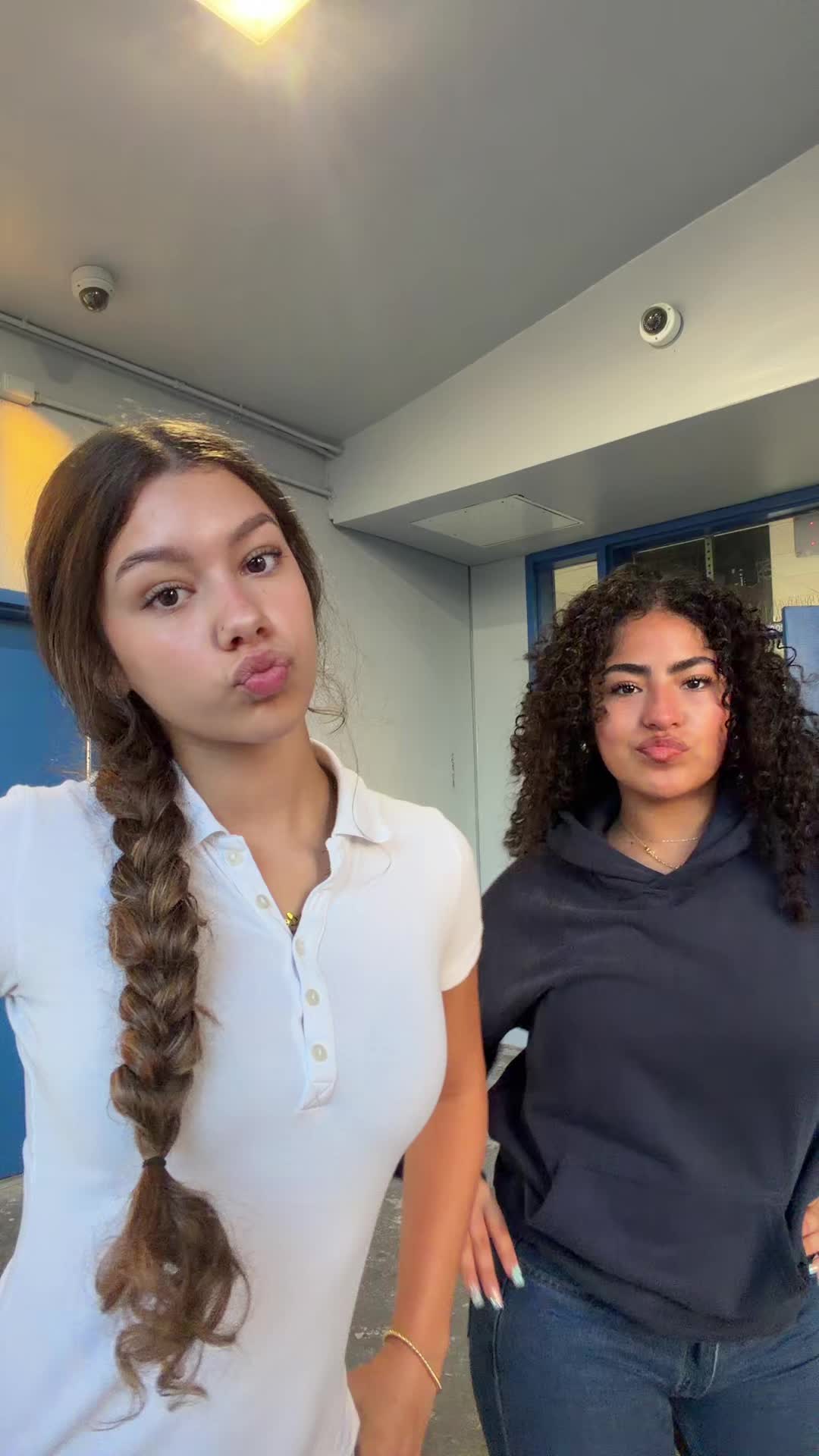 @𝐬𝐜𝐚𝐫𝐥𝐞𝐭𝐭