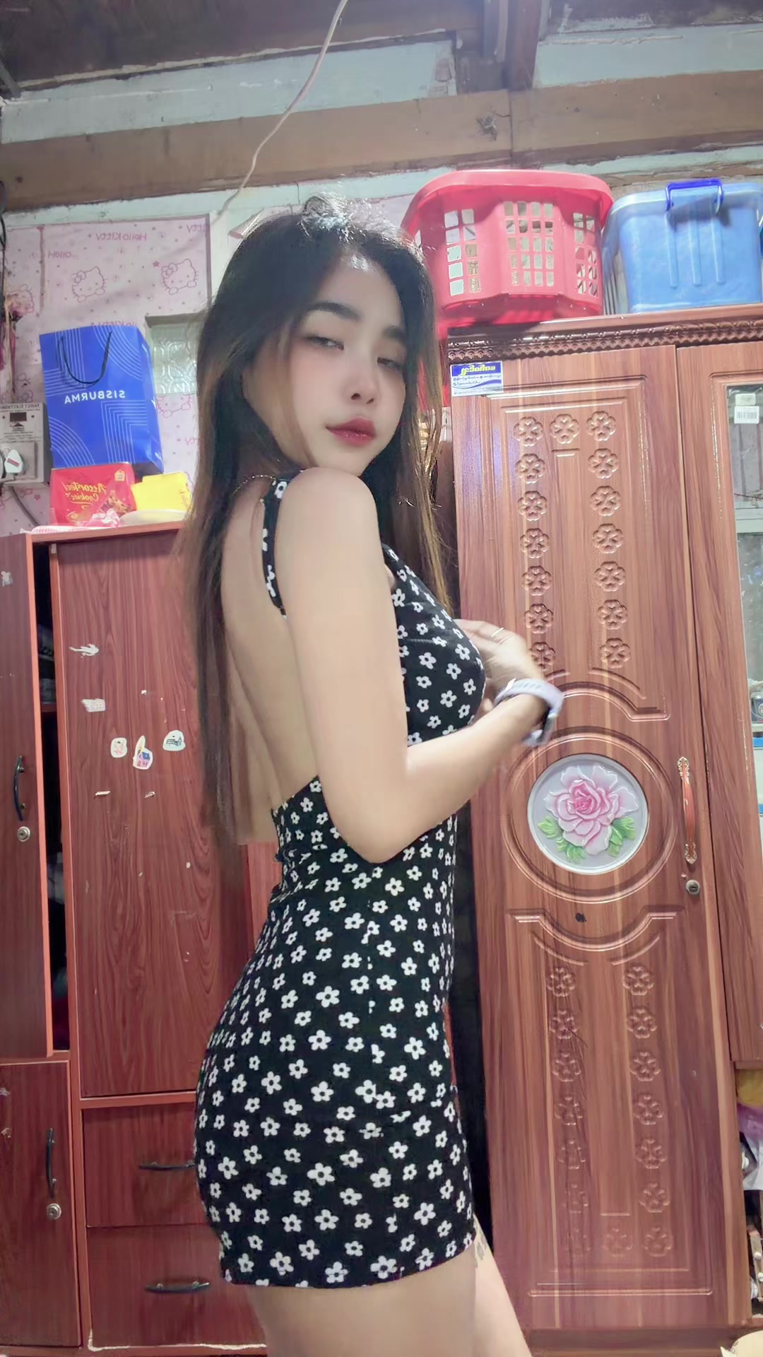 @Ei Ei Kyi Soe🐬