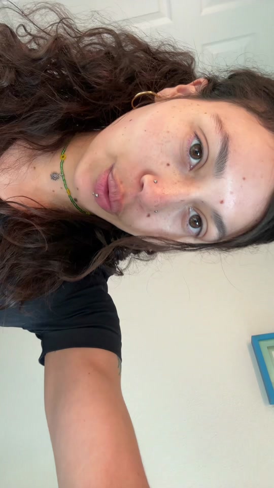 @naomiilavone