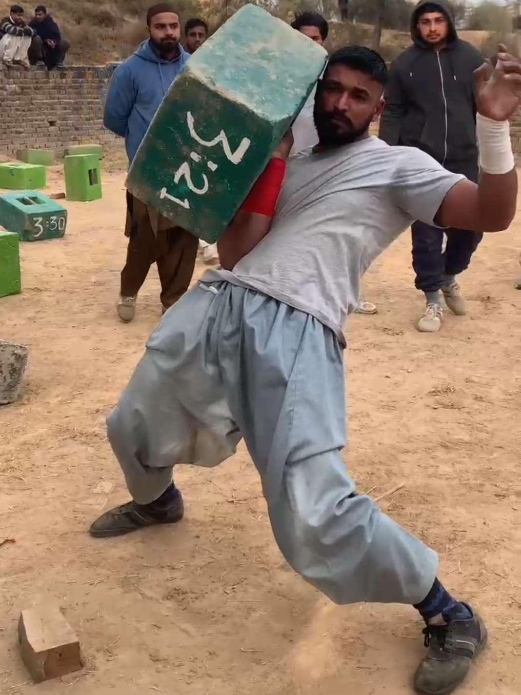 @پہلوان راجہ ذیشان(دینہ)