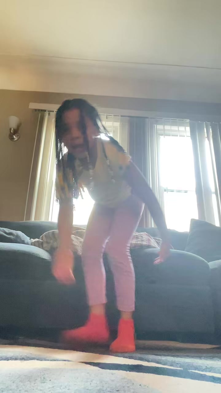@TwinLadiB27