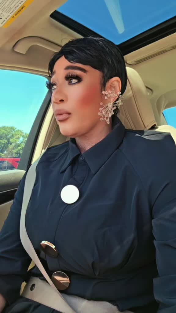 @Demi