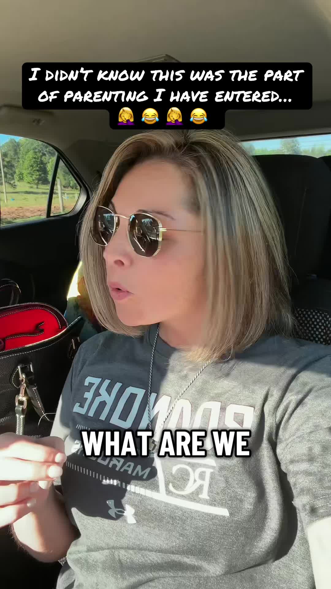 @momica_mama