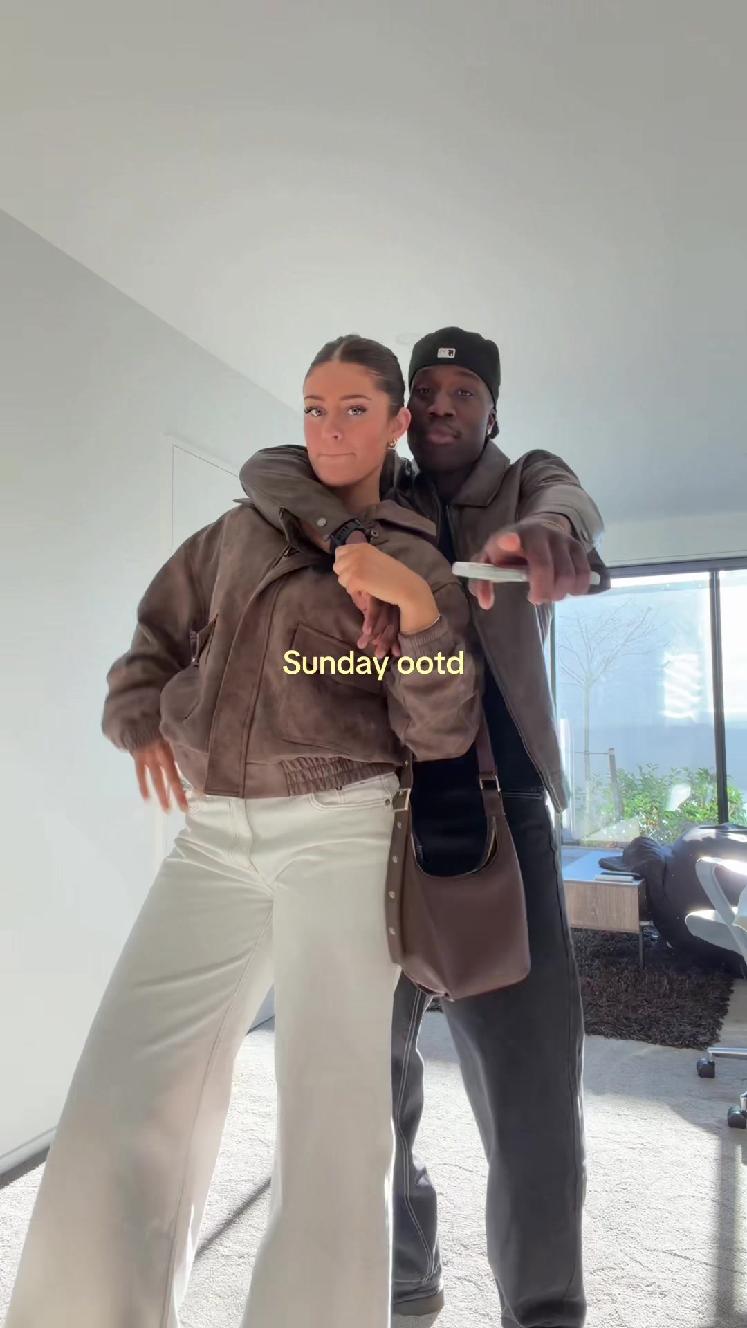 @ashbond_