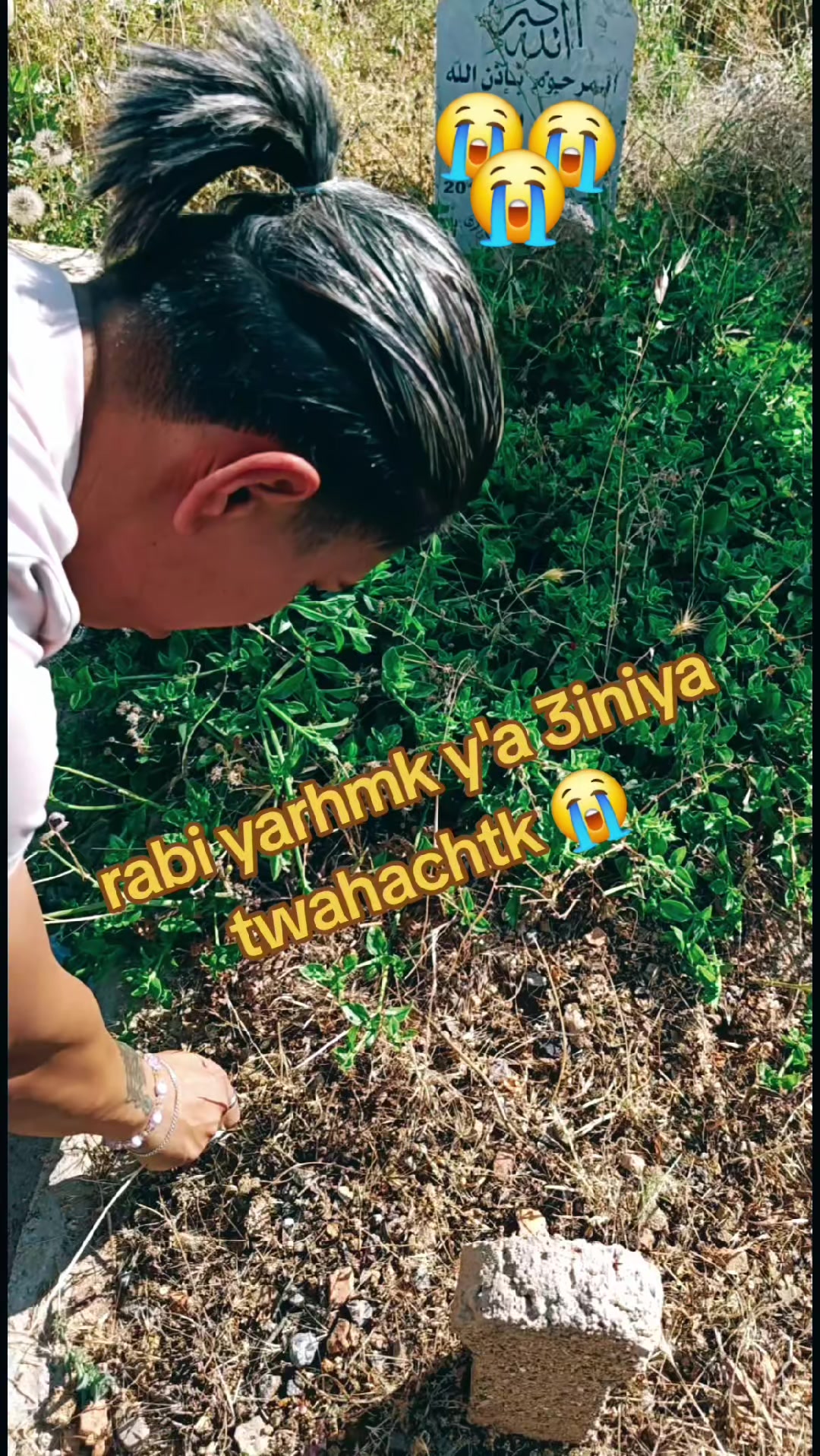 @kįmøú💔